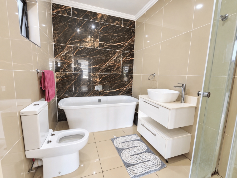 3 Bedroom Property for Sale in Beacon Bay Eastern Cape